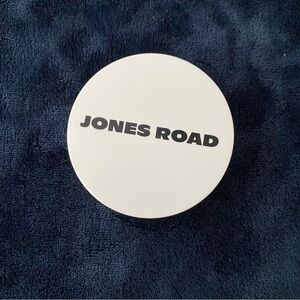 Jones Road HOUR / L'HEURE MAGIQUE